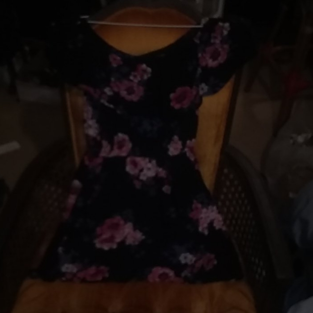 Dress - Picture 2 of 2